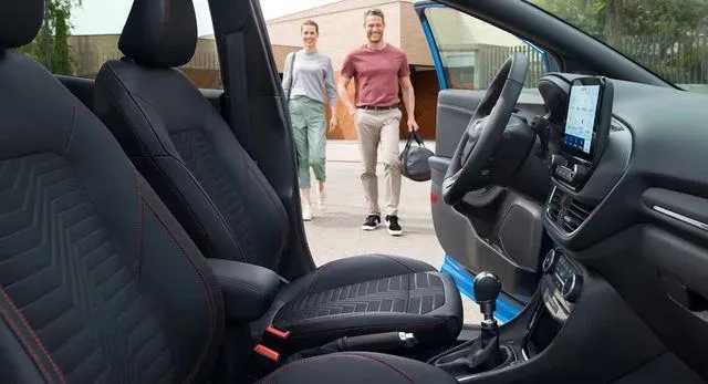 Ford Puma belső tere